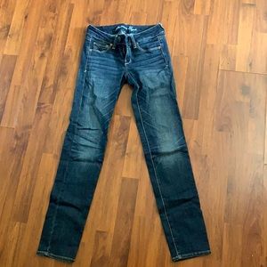 Size 0 American eagle skinny jeans